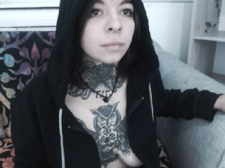 Zrzuty ekranu transmisji karoumoonx