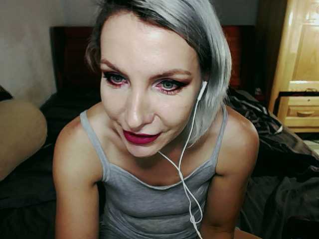 Zrzuty ekranu transmisji KatarinaJ