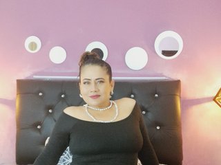 Erotyczny czat wideo KathiaHunt