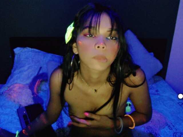 Zdjęcia Kathleen show neon #feet #ass #squirt #lush #anal #nailon #teenagers #+18 #bdsm #Anal Games#cum,#latina,#masturbation #oil, ,#Sex with dildo. #young #deep Throat #cam2cam #anal #submissive#costume#new #Game with dildo.