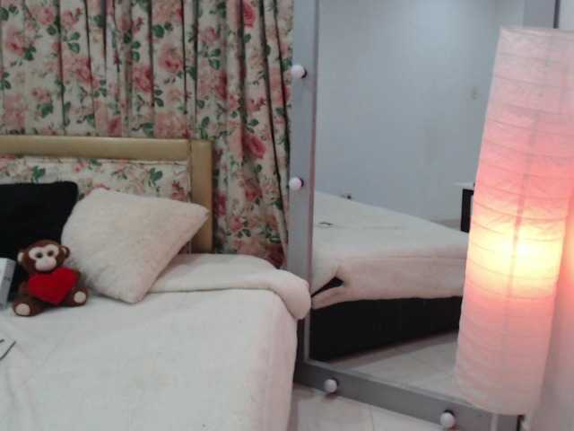 Zrzuty ekranu transmisji KattyButt