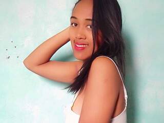 Erotyczny czat wideo Keirah