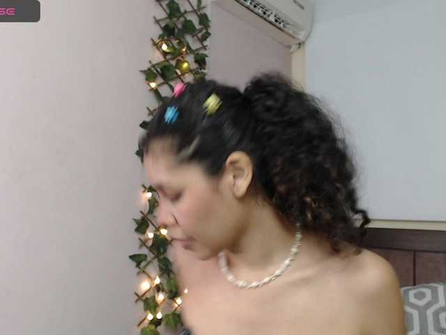 Zrzuty ekranu transmisji kendall77curlyhair