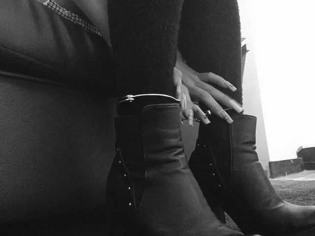 Zrzuty ekranu transmisji KendallHarris