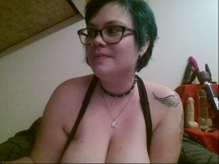 Zdjęcia KendraCam HUGE TITS!! Smoking curvy freaky geeky gamer girl! (ENG/NL/FR) CARNAVAL TIME! :P