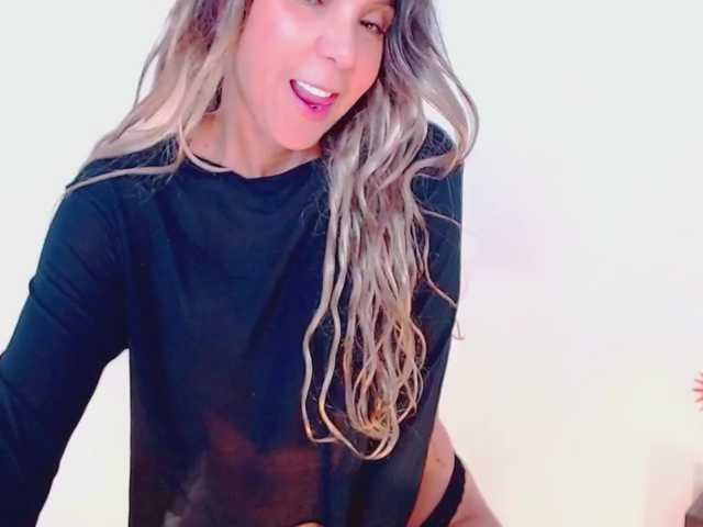 Zrzuty ekranu transmisji KendraCole