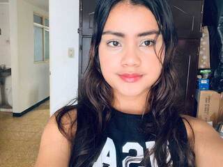 Erotyczny czat wideo KIITTY-1