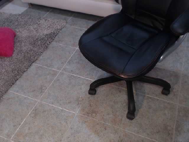 Zrzuty ekranu transmisji KimMonroex