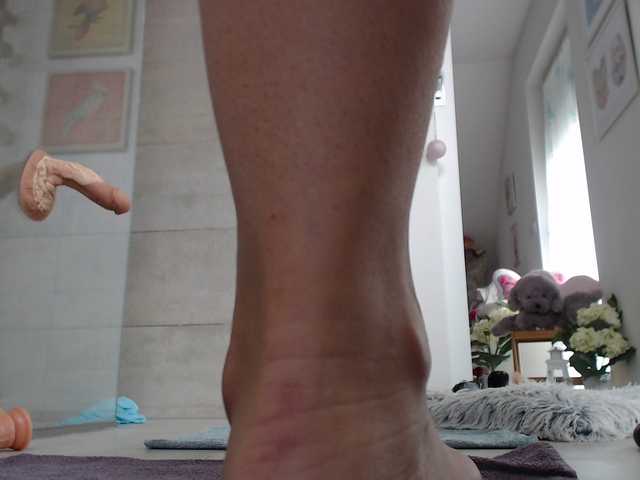 Zrzuty ekranu transmisji KinkyMoni