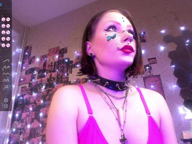 Zrzuty ekranu transmisji kinkypleasure