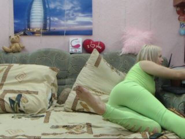 Zrzuty ekranu transmisji devochka-kira