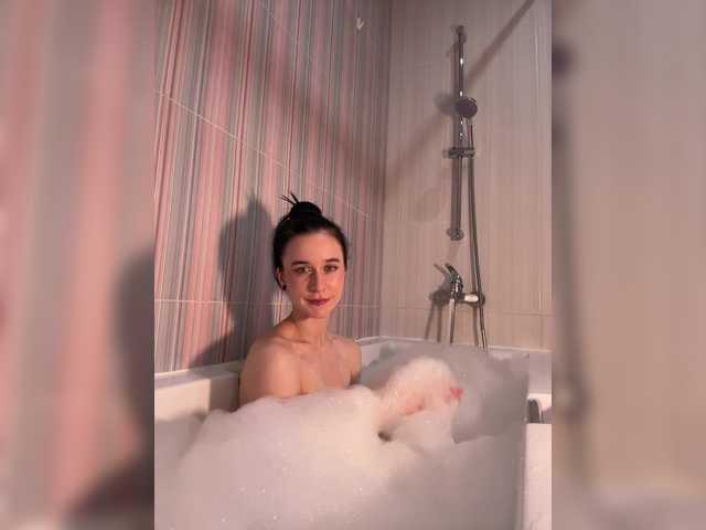 Zrzuty ekranu transmisji Kira_Li_Lime