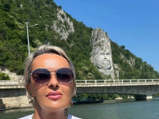 Erotyczny czat wideo KirraWhite