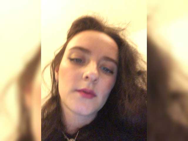 Zrzuty ekranu transmisji KisaraSims01