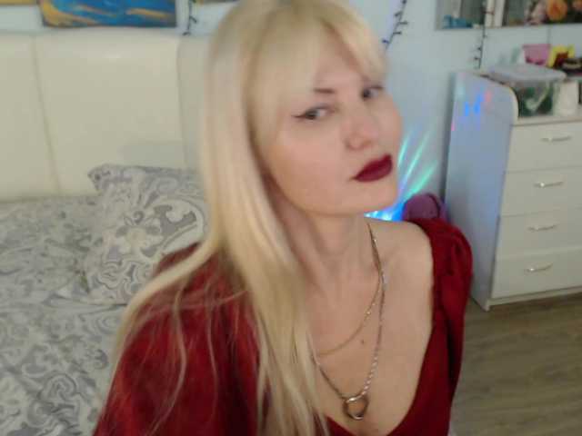 Zdjęcia GLAMSQUIRT @remain till naked. Hello! I am Julia) LOVE HOT FULL PRIVATE! No tips in pm, Tips to free chat plz! Liked me tip 12tk, show ass 21, show pussy 51, play pussy 89, show tits 22, squirt 141, suck toy 77, dildo in pussy 551, dildo in ass 1998