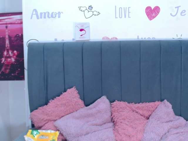 Zrzuty ekranu transmisji KittyBrooke