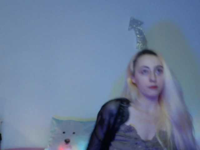 Zdjęcia Kittyisabelle Having fun with your Quinn! #euphoria #paypig #findom #humanatm #teamviewer #cashcow #sissy