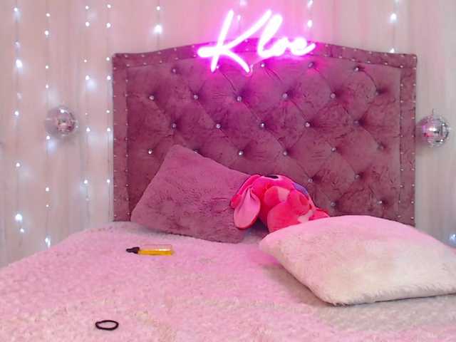 Zrzuty ekranu transmisji KloeFernandez