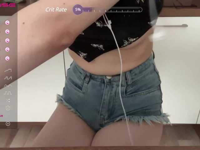 Zdjęcia Meowlittlebaby #lovense in me. Showing boobs for every follow. Only #free shows. Let’s make 700 followers today