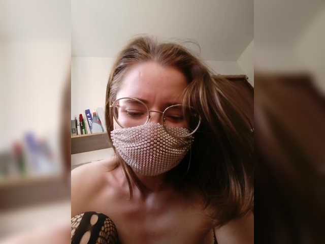 Zrzuty ekranu transmisji Kroshka-meow