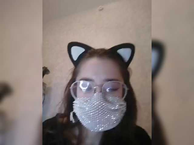 Zrzuty ekranu transmisji Kroshka-meow