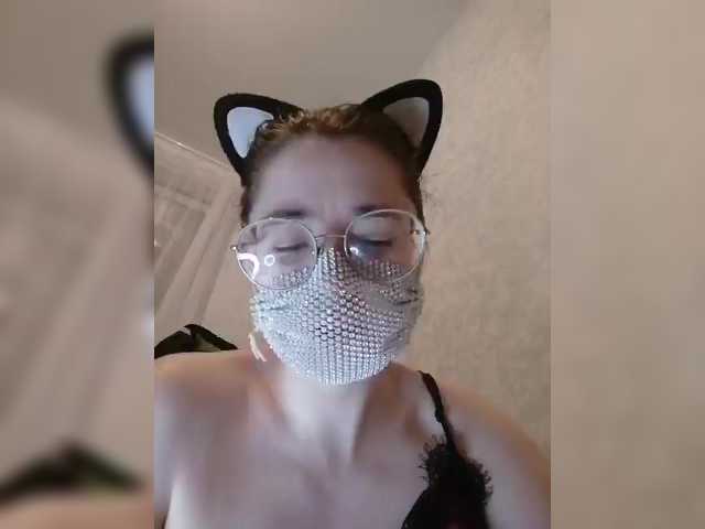 Zrzuty ekranu transmisji Kroshka-meow