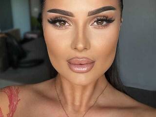 Erotyczny czat wideo KylieSpicey