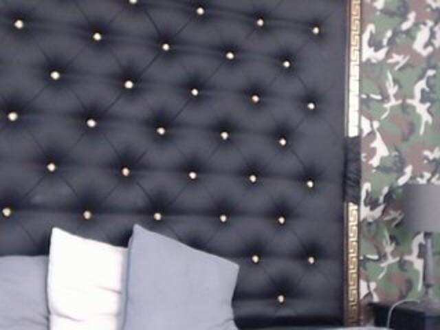 Zrzuty ekranu transmisji KylieTy