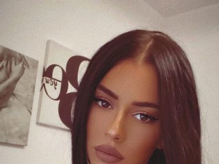 Erotyczny czat wideo LaraShaw