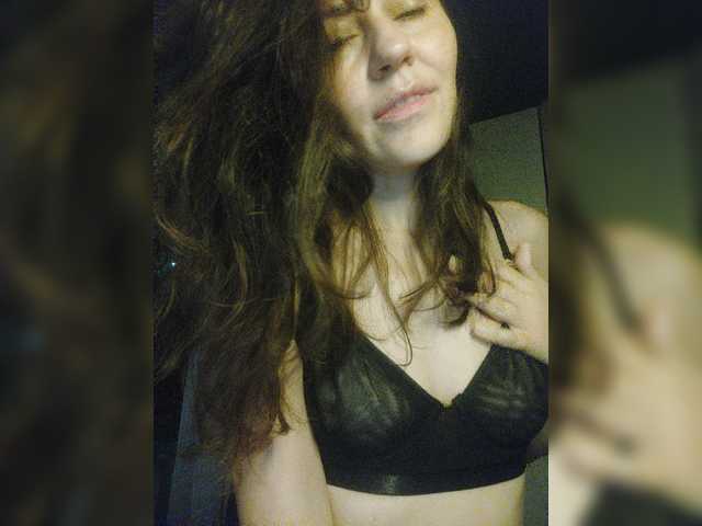 Zrzuty ekranu transmisji Larianna