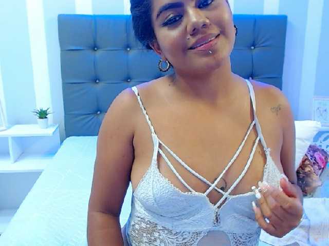 Zdjęcia laurent96 hey guys welcome to my room happy wekeend you play with me today// PVT OPEN// OPEN TO ANY REQUEST #latina #brunette #bigass #bigboobs #bondage