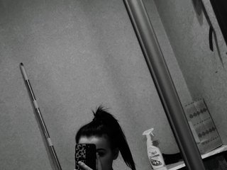 Erotyczny czat wideo Laurie-Mindy