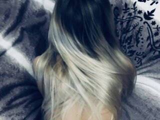 Erotyczny czat wideo LeilaBlonde