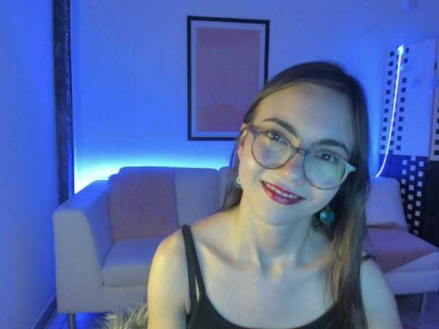 Zdjęcia Leilastar18 #new model welcome in my room lets have #fun togeother #petite #cute #boobs #pvt