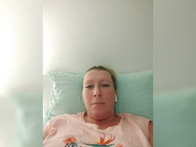 Zrzuty ekranu transmisji 100_SWEET_DESIRES