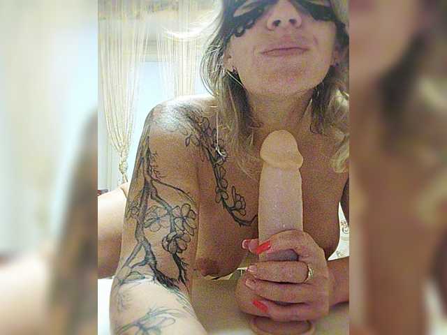 Zdjęcia Ladybabochka We collect tokens on the show _sex with dildo in pussy in a general chat @total It remains to collect @remain Babochka_i_am insta.
