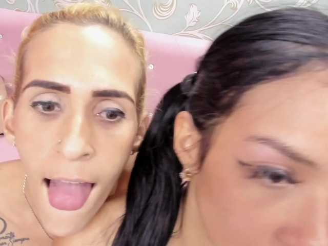 Zrzuty ekranu transmisji LesbiansTasty