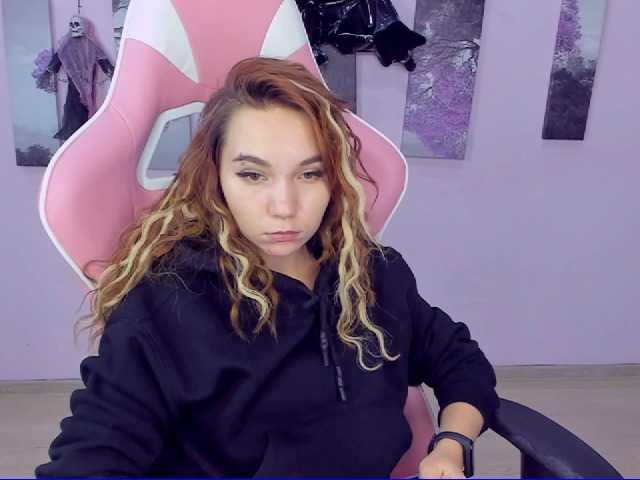 Zrzuty ekranu transmisji LessiFox