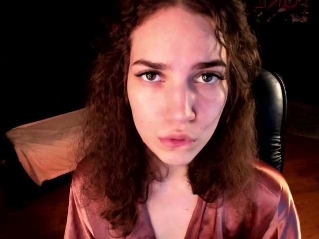 Zdjęcia LexyOlivia hi Guys im Lexy and i want to feel something hard between my legs♥My favorite patterns are 555♥666 - Makes me cum instantly ♥#teen #young #18 #pussy #ass #tits #dildo #squirt #cum