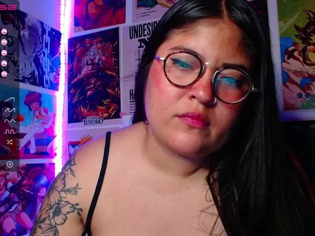 Zdjęcia LeylaStar1 spank ass until red at @goal #daddy #ahegao #slave #chubby #curvy - Goal is : SQUIRTING #hairy #tattoo #chubby #daddy