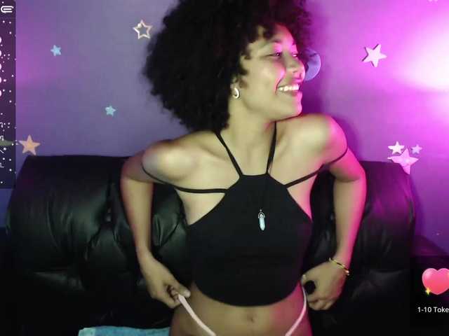 Zdjęcia LiaKerr Do you need to have an ORGASM of another Level?? Stay with LIAKERR in this shw we will enjoy a lot! #ass #lovense #pussy #submissive #ebony #young #cute #new #teen #sex #chatting #twerk