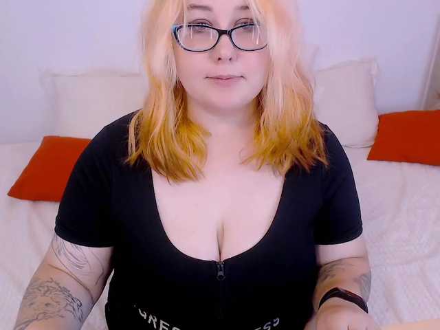Zdjęcia LinaMoore Hello, I'm Lina, 100 kg of happiness and softness, in free chat for now show my boobs or ass(45), but no more, but you can always take private) so don't be shy, let's get acquainted) see cameras 25:big54