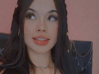 Erotyczny czat wideo Lili-James