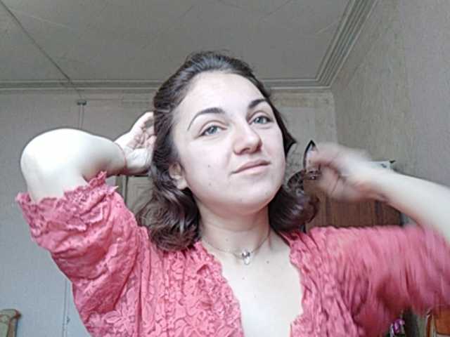 Zrzuty ekranu transmisji LiliBellucci