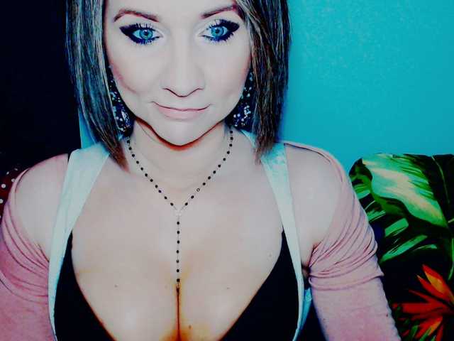 Zdjęcia Lilly666 hey guys, ready for fun? i view cams for 80 tok, to get preview of my body 90, LOVENSE LUSH Low 15, med 30, high 60, mic on, toys on.... and other things also :)