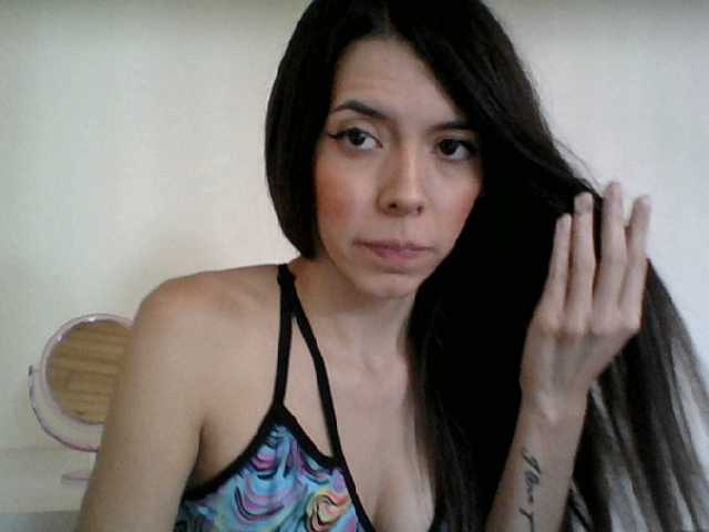 Zrzuty ekranu transmisji LillyBrooks