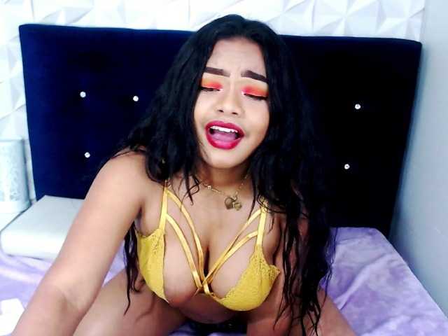 Zrzuty ekranu transmisji LilyPeytonx