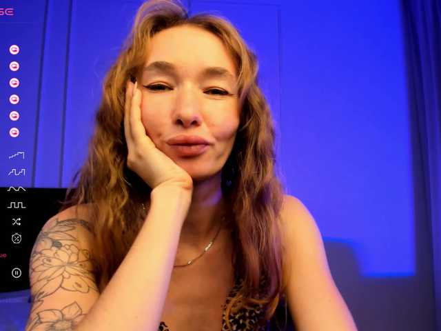 Zdjęcia Lina-Kim welcome to my room, dear friends, i am new model and ready to have some fun with you, make my show going sexy by tipping :) also i like JOi, CEI and SPH sometimes, and submissive roleplays!