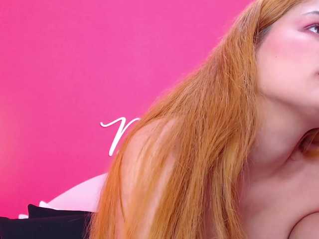 Zdjęcia LinndaTaylor Playing a stray kitty, wanna feed me some milk? Cum show at goal!! @total #blonde #bigtits #roleplay #fetish #teen