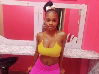 Erotyczny czat wideo littleebonymommy